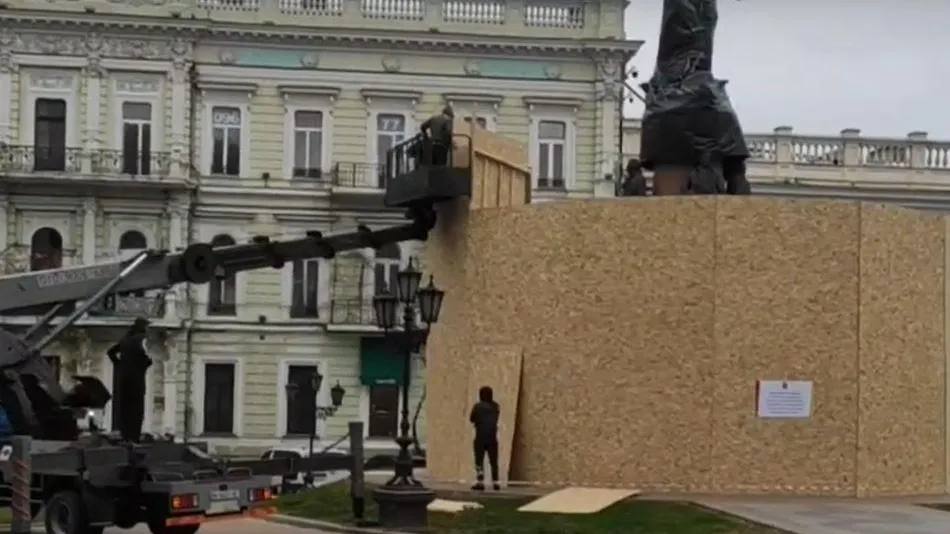 Памятник Екатерине II в Одессе готовят к демонтажу, сообщили СМИ 2